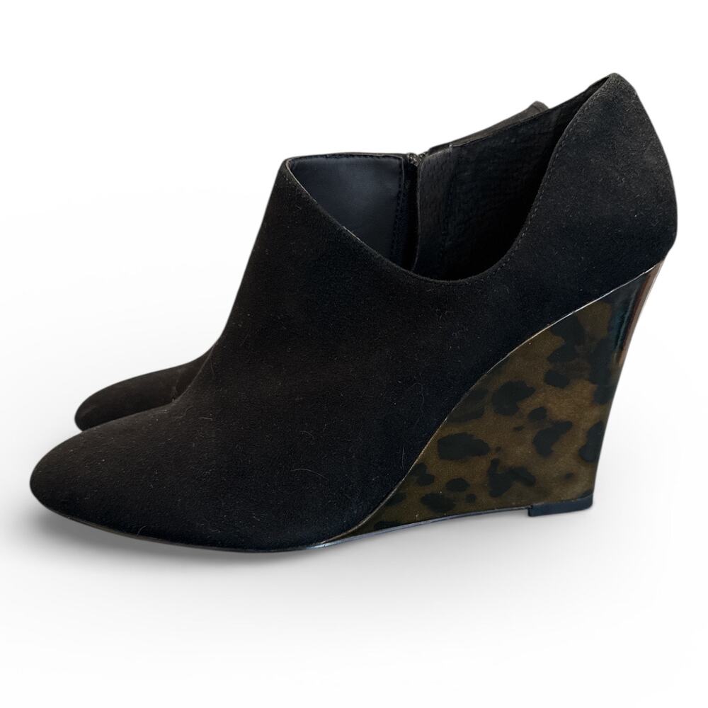 Ann Taylor Black Suede Zip Wedge Ankle Boots Tortoise Heel 9M